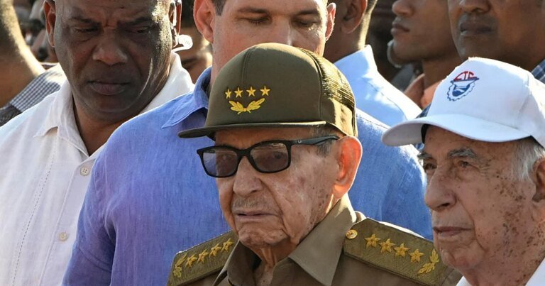 raul-castro-U10583426766xVq-1200x630@diario_abc.jpg