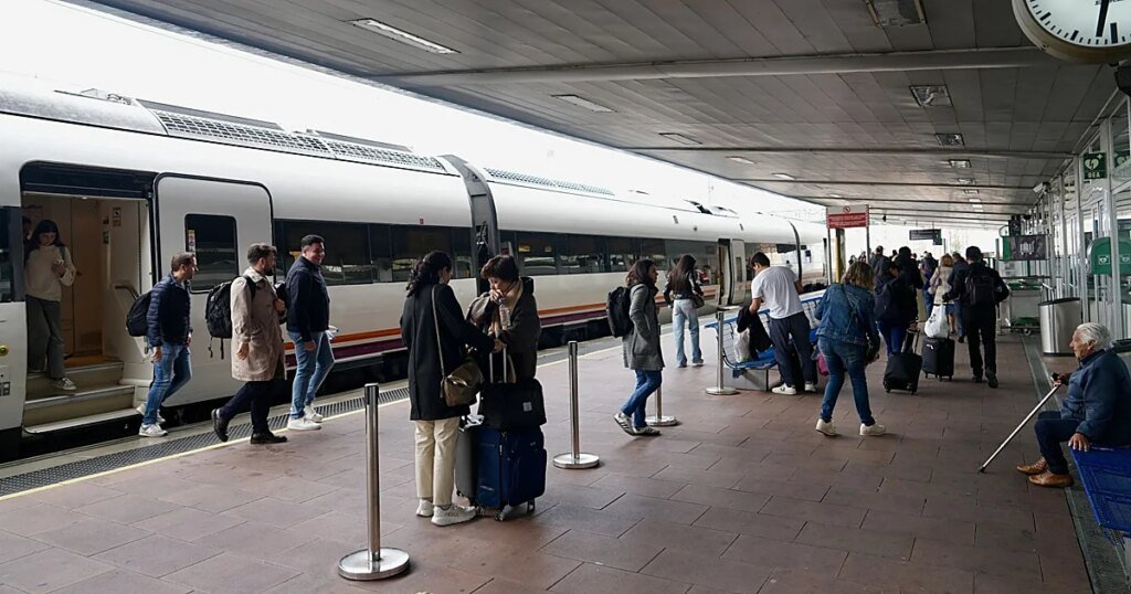 salamanca20tren20viejeros-U26687821610qYs-1200x630@diario_abc.jpg