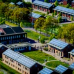 ter-apel-overzicht-van-het-aanmeldcentrum-in-ter-apel-asielzoekerscentrum-de-meeste-asielzoekers-gaa.webp