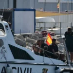EuropaPress_3877987_lancha_guardia_civil_lleva_13_migrantes_bordo_agosto_2021_calamocarro_ceuta-U268.webp
