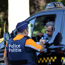 belg-vrijgesproken-van-rijden-onder-invloed-lichaam-blijkt-alcohol-aan-te-maken.jpg
