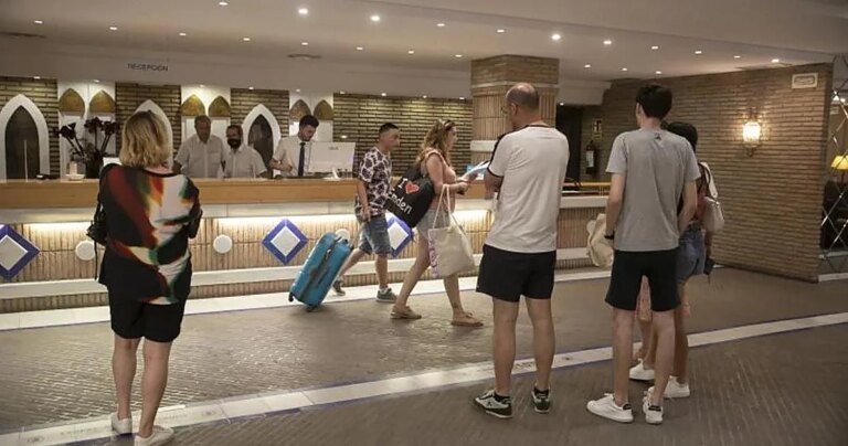hoteles-ocupacion-hotelera-kV8C-1200x630@diario_abc.jpg