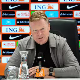 koeman-over-transfer-dumfries-had-hem-liever-bij-barcelona-gezien.jpg