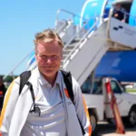 netherlands-head-coach-ronald-koeman-arrives-for-the-world-cup-soccer-tournament-in-kansas-city-mo-t.webp