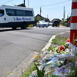 opnieuw-schoolbus-door-gesloten-spoorwegovergang-na-dodelijk-ongeluk-belgie.jpg