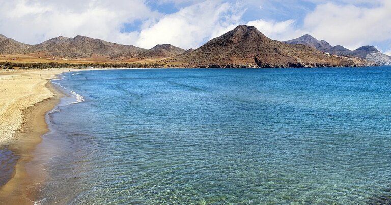 playa-genoveses-cabo-gata-nijar-U63234770612tpz-1200x630@diario_abc.jpg