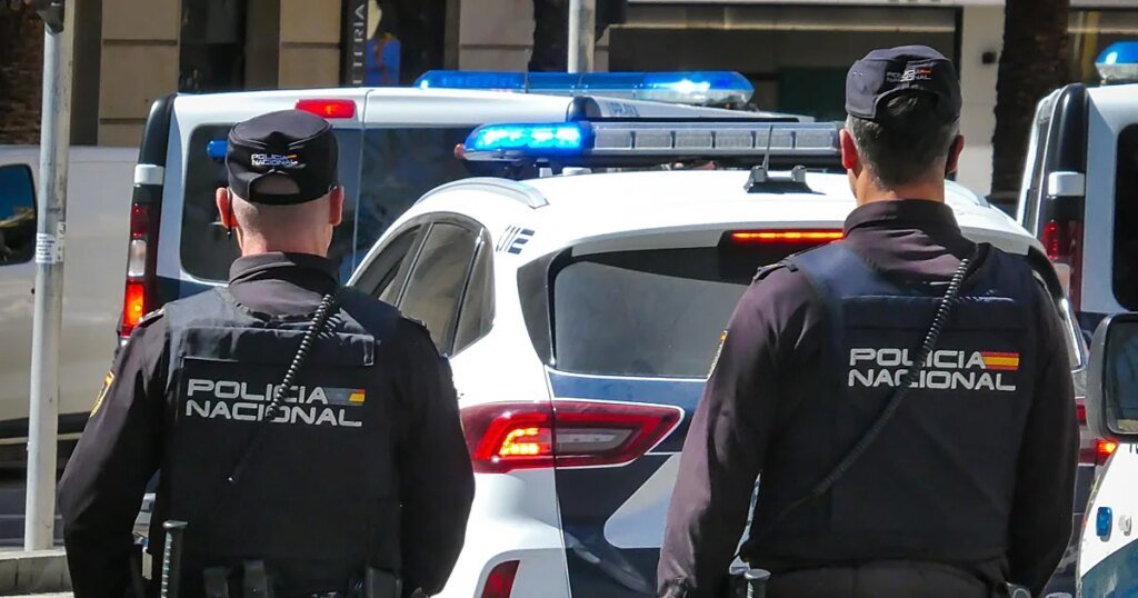 policia-nacional-U38443603704AWL-1200x630@diario_abc.JPG