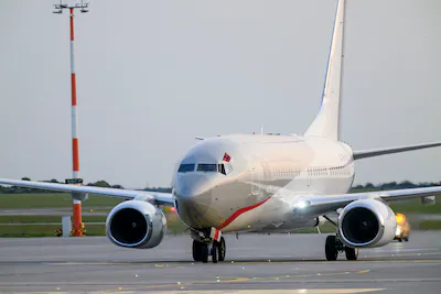 praag-03-06-2025-luchthaven-vaclav-havel-praag-koning-willem-alexander-en-koningin-maxima-brengen-ui.webp
