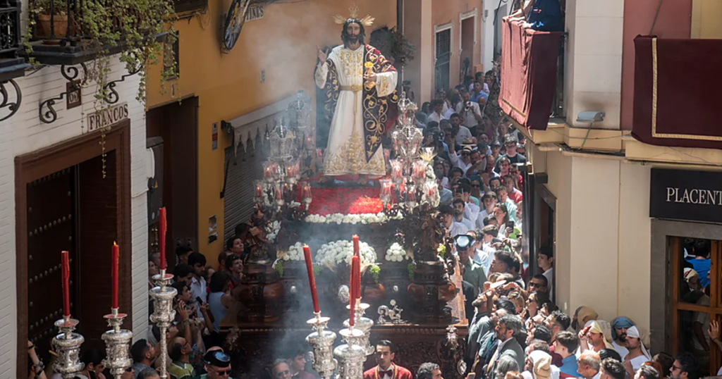 procesion-senor-cena-U71526387315pqj-1200x630@diario_abc.png