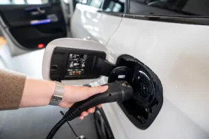 serie-afgekocht-tt-nlbeeld-tt20240417-26583-wierden-17-04-2024-ter-plekke-de-elektrische-auto-wordt.webp