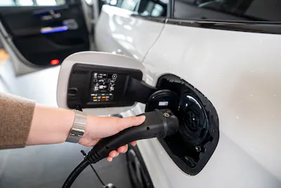 serie-afgekocht-tt-nlbeeld-tt20240417-26583-wierden-17-04-2024-ter-plekke-de-elektrische-auto-wordt.webp