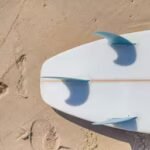 surfer-overleden-op-strand-in-ouddorp-werd-bewusteloos-in-het-water-gevonden.jpg