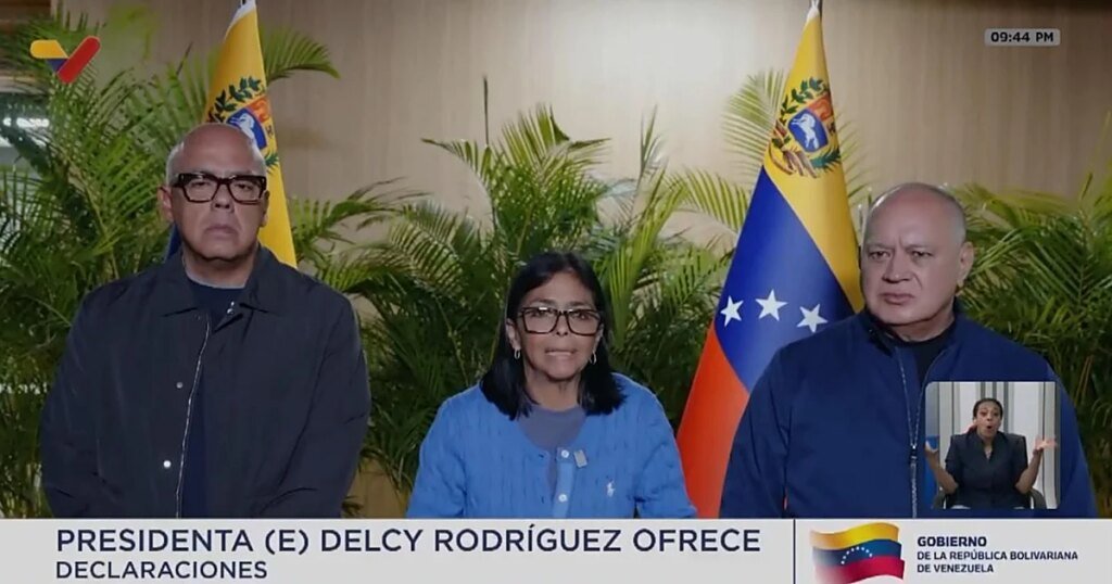 trio_gobierno-U10150750883HME-1200x630@diario_abc.jpg
