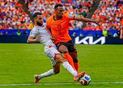 wk-voetbal-2026-usa-abdi-probeert-gravenberch-af-te-stoppen-nederland-tunesie-foto-pim-ras.webp