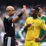 zuid-afrika-treedt-in-voetsporen-oranje-met-twee-rode-kaarten-in-wk-duel.jpg