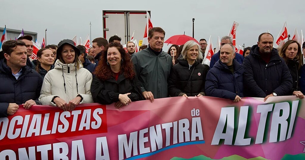 Besteiro_ManifestacionAltriAPobra-U88332337052FMx-1200x630@diario_abc.jpg