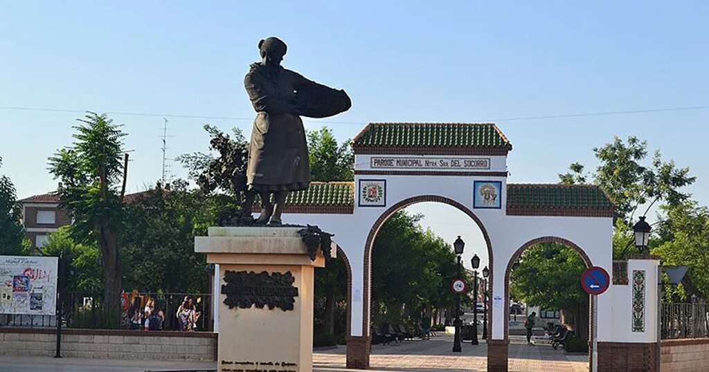 Parque-Municipal-y-Monumento-a-LA-MUJER-VENDIMIADORA-U47188783888kqX-1200x630@diario_abc.jpg