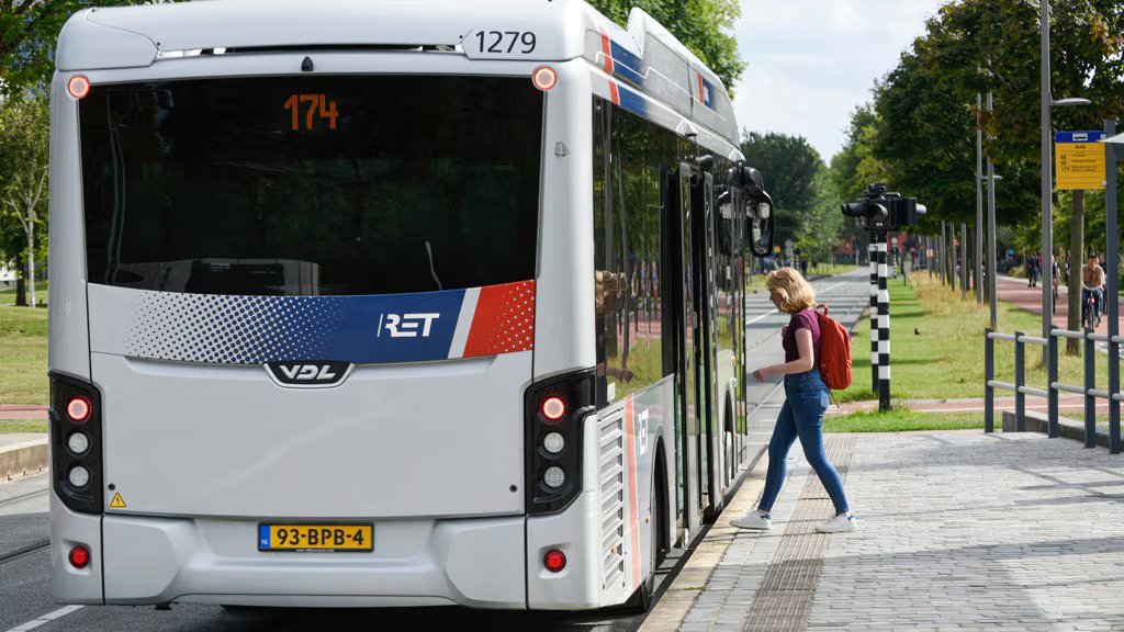 RET20Bus.jpg