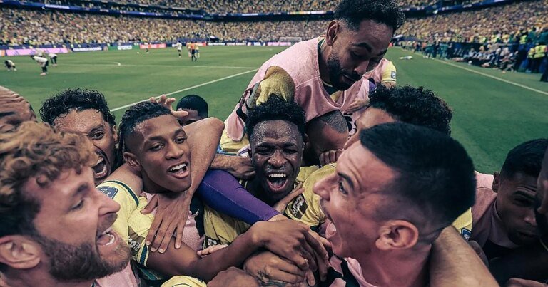 brasil-celebracion-victoria-japon-k0jH-U30662016295nHG-1200x630@diario_abc.jpg