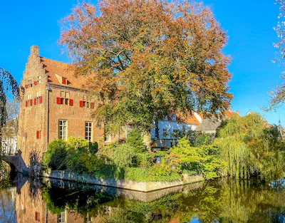 dit-is-een-van-de-meest-iconische-huizen-van-amersfoort-en-staat-nu-te-koop.webp