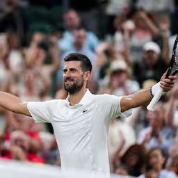 djokovic-wilde-kinderen-op-bed-tijdens-marathonduel-wimbledon-luisterden-niet.jpg