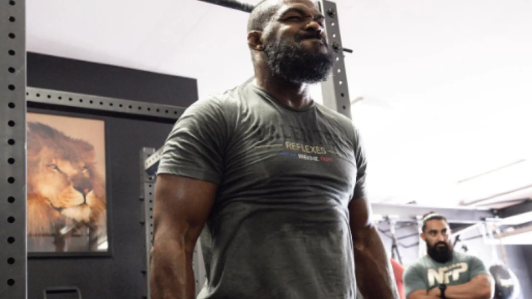 el-luchador-jon-jones-entrenando.png