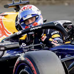 gelaten-verstappen-kijkt-uit-naar-zomerstop-van-f1-die-is-niet-lang-genoeg.jpg