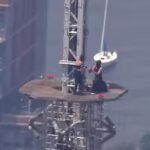 gemaskerde-man-doet-huwelijksaanzoek-op-antenne-empire-state-building.jpg