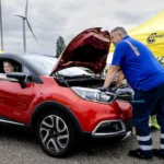hazeldonk-vakantiegangers-laten-hun-voertuig-bij-de-grensovergang-met-belgie-controleren-voor-een-la.webp