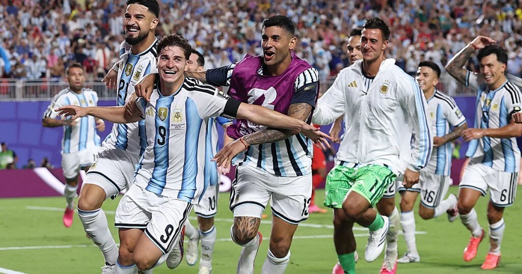 julian-U55467777750OWD-1200x630@diario_abc.jpg